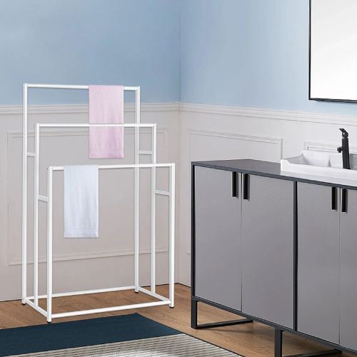 porte serviette blanc deux serviettes gauche lavabo