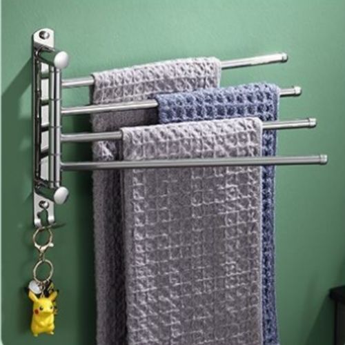 porte serviette mural salle de bain argent quatre barres une serviette bleue deux serviettes grises