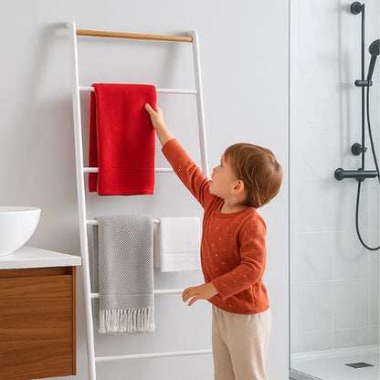 porte serviette sur pied blanc trois serviettes enfant tient serviette rouge